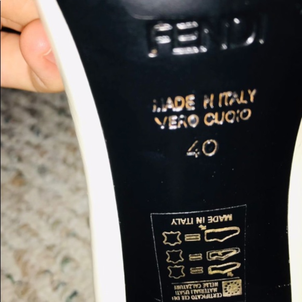 Fendi Buckle heels cream - Picture 4 of 7